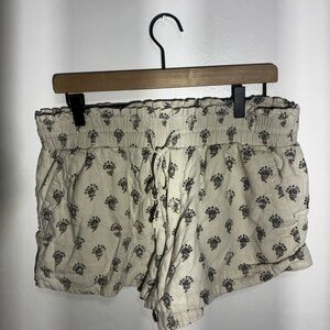 a new day High Waist Floral Women's Shorts - Black on Cream
